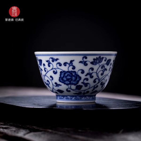 青花缠枝莲