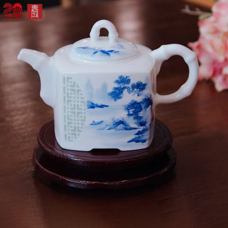 景德钰青定制 •【北大光华EMBA华南校友会20周年嘉宾礼 •青花玲珑山水茶器】