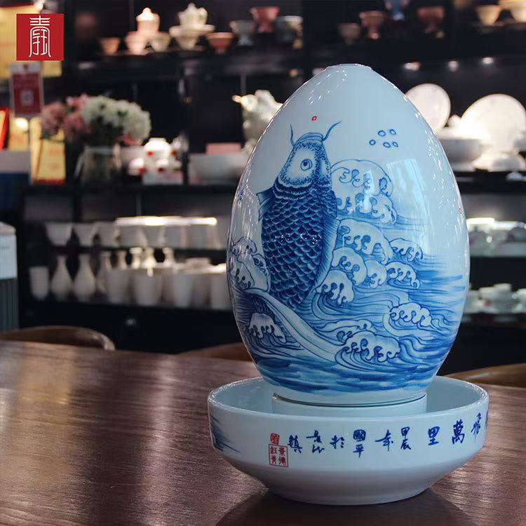 景德钰青·财源滚滚流水瓶【青花鱼化龙】