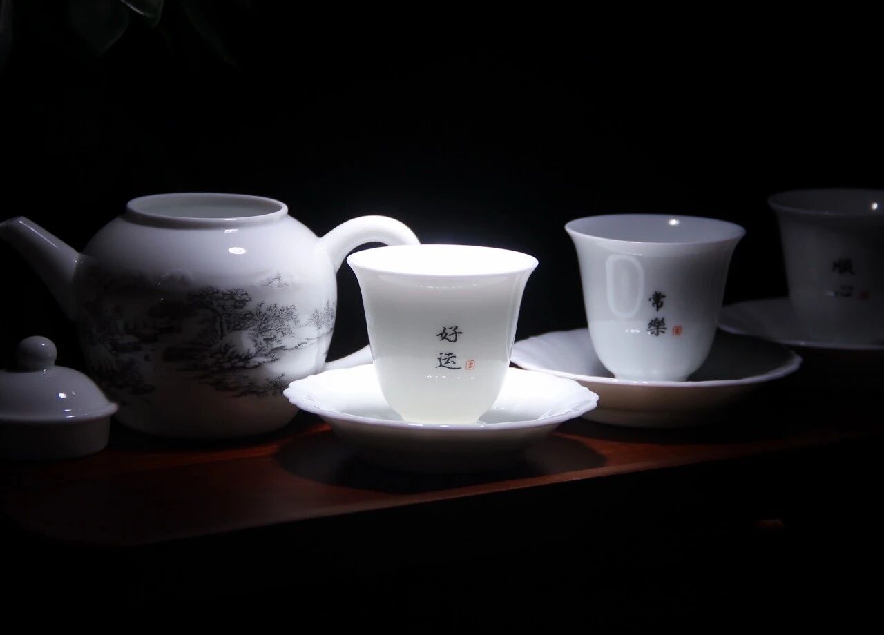 致父爱，景德钰青沉稳青瓷定制茶具契合父亲雅致